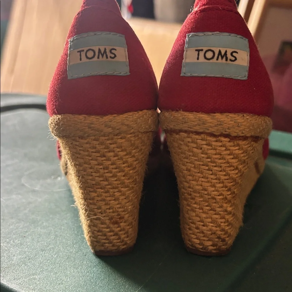 Red wedged TOMS with peekaboo toes